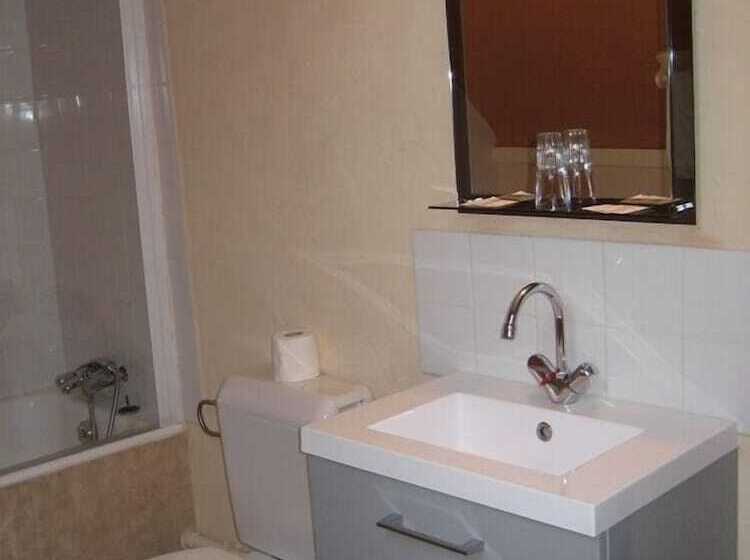 Logis Hotel Restaurant Le Cheval Blanc