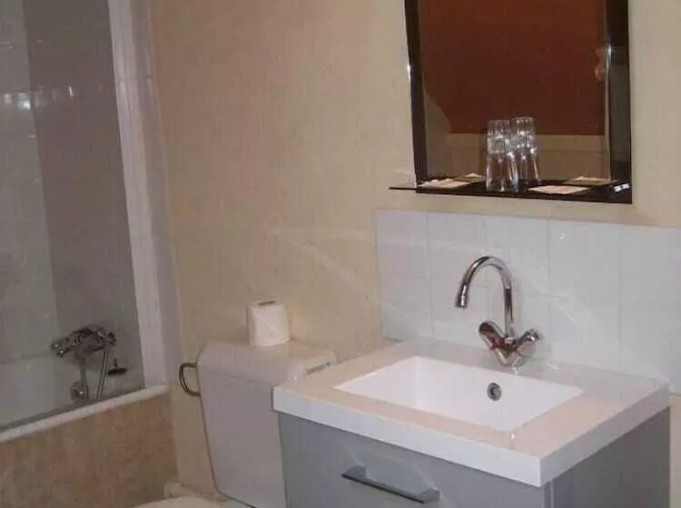 Logis Hotel Restaurant Le Cheval Blanc