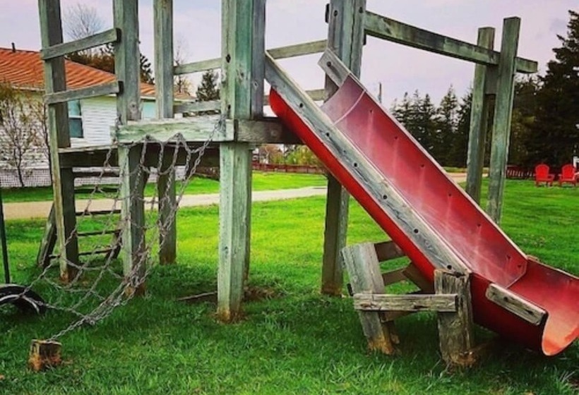 בית מלון כפרי Shining Waters Cottages