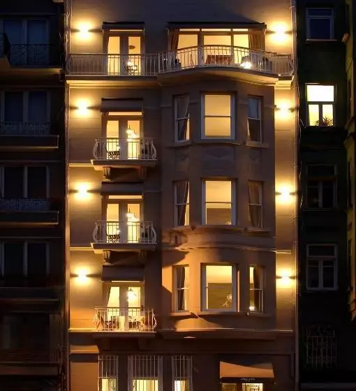 هتل Urban Suites