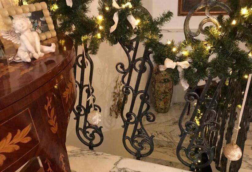 هتل Villa Del Papa