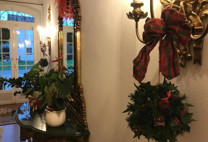 هتل Villa Del Papa