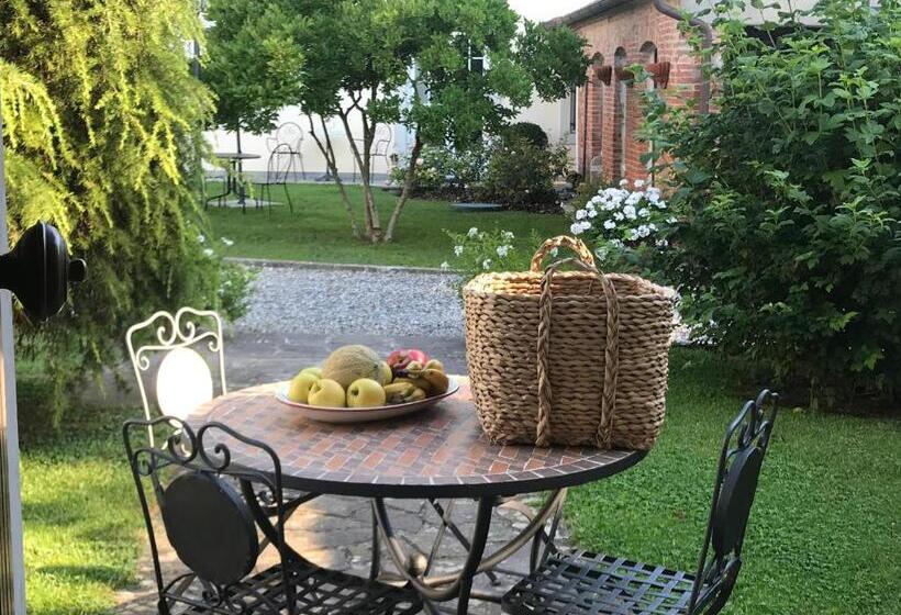 هتل Villa Del Papa