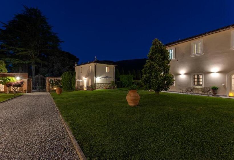 هتل Villa Del Papa