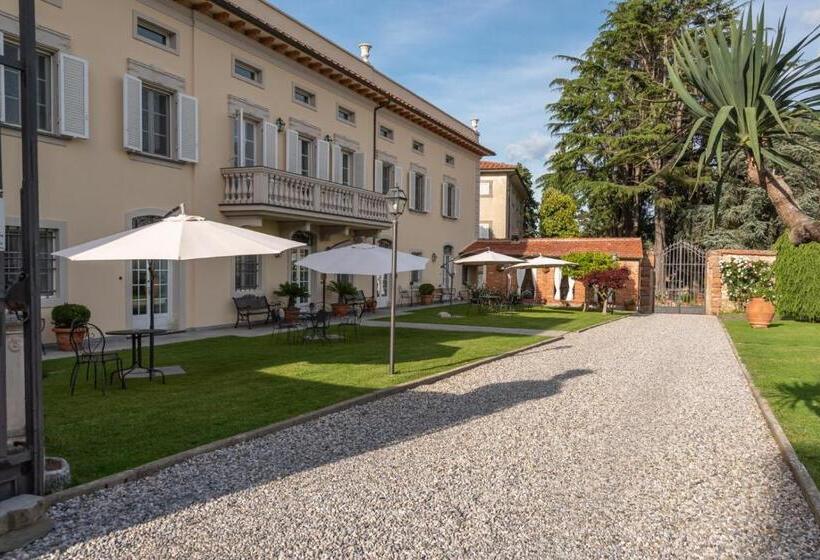 هتل Villa Del Papa