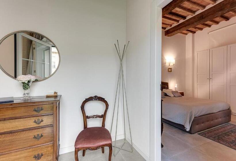 هتل Villa Del Papa