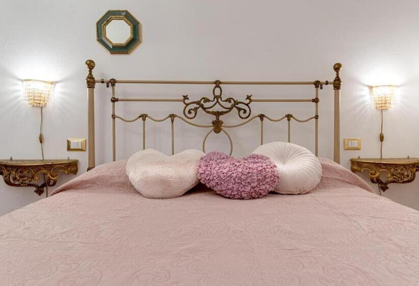 هتل Villa Del Papa