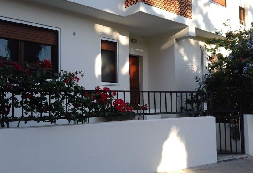 פנסיון Marcella House