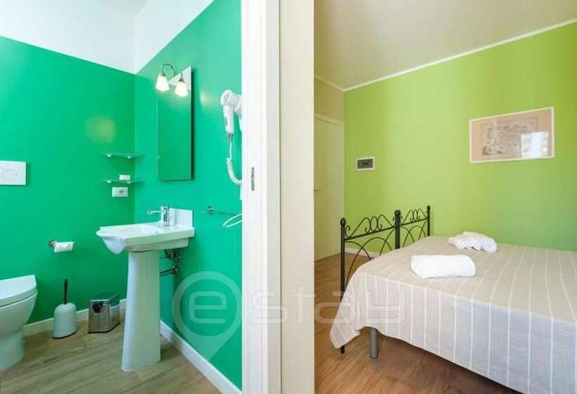 פנסיון Marcella House