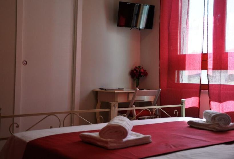 פנסיון Marcella House