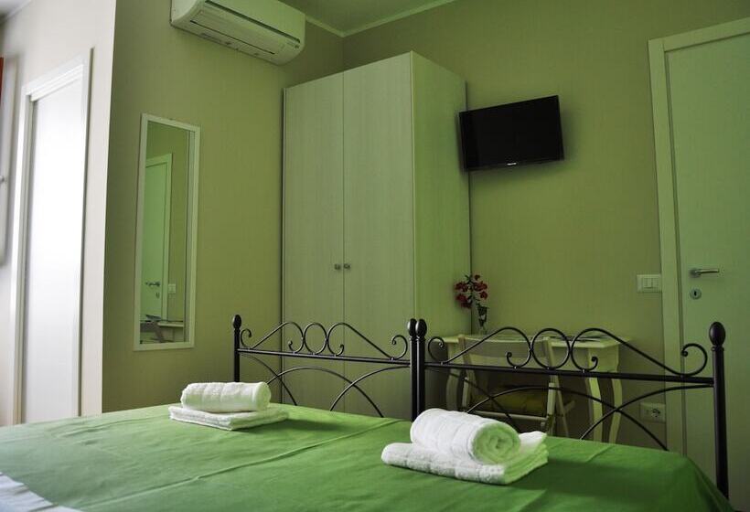 פנסיון Marcella House