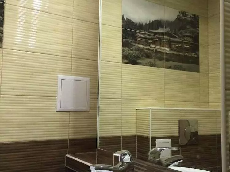 Stony Island Hotel At Blagodatnaya