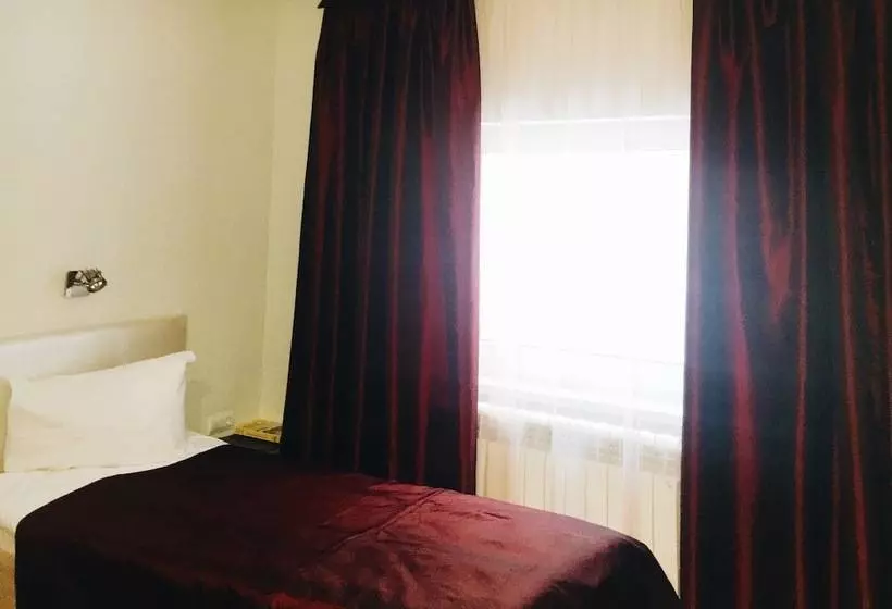 Stony Island Hotel At Blagodatnaya
