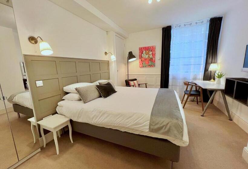 تختخواب و صبحانه Ferndale Mews