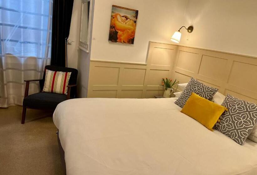 تختخواب و صبحانه Ferndale Mews