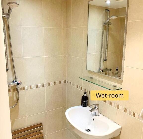 تختخواب و صبحانه Ferndale Mews