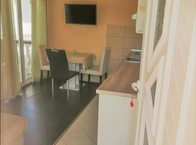 تختخواب و صبحانه Guesthouse Mira
