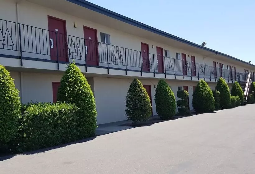 ホテル Economy Inn Fresno