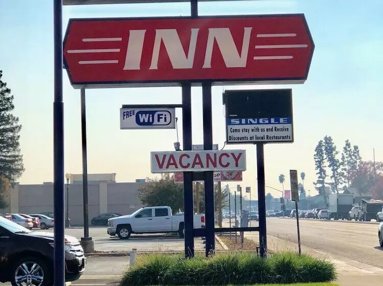 ホテル Economy Inn Fresno