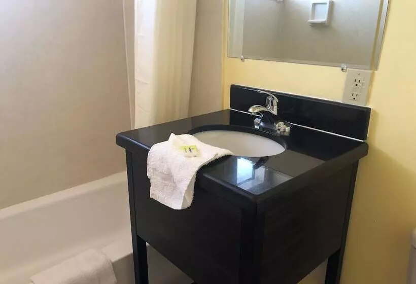 ホテル Economy Inn Fresno