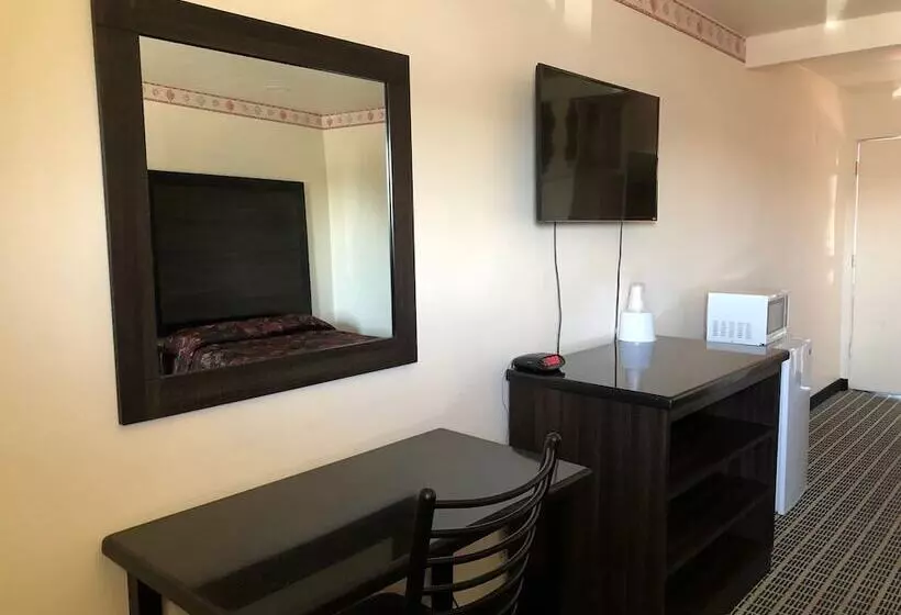 ホテル Economy Inn Fresno