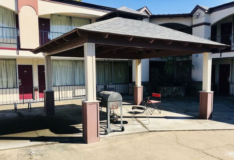 فندق Executive Inn Texarkana