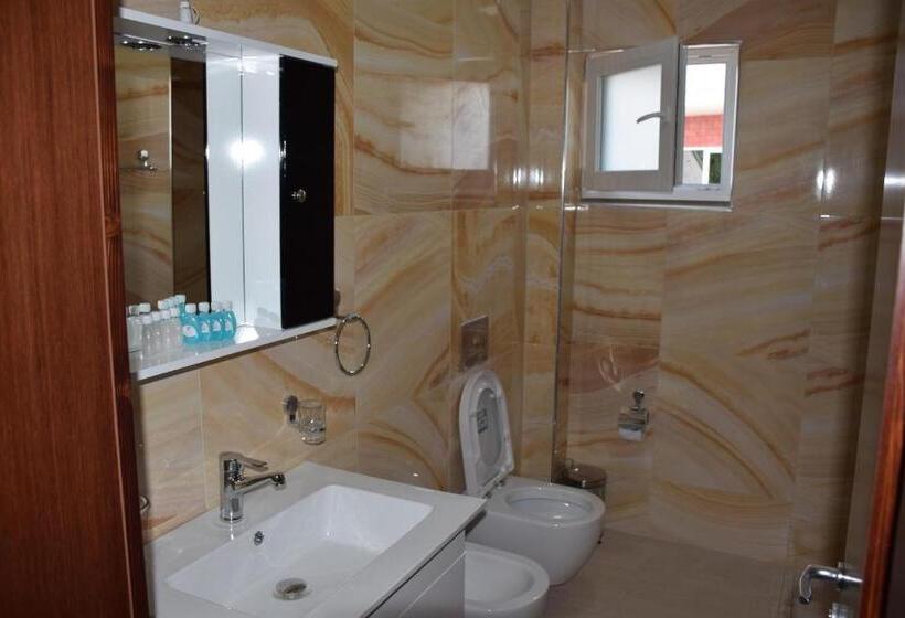 Отель Pogradeci 2