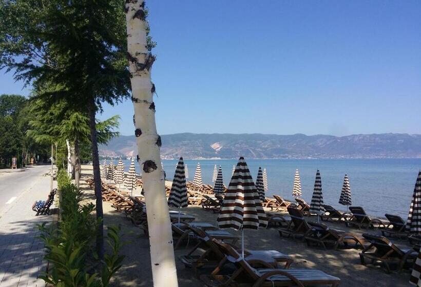 Отель Pogradeci 2