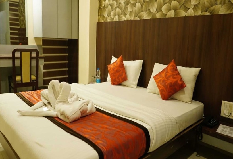 호텔 Sai Sharan Stay Inn