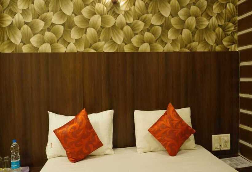 호텔 Sai Sharan Stay Inn