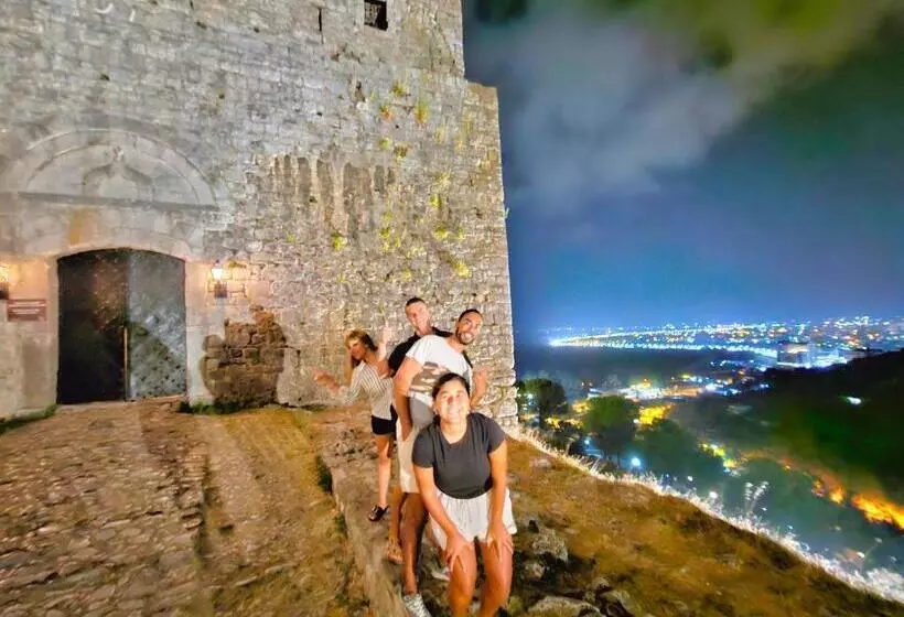 ホテル Shkodra Hostel & Day Tours