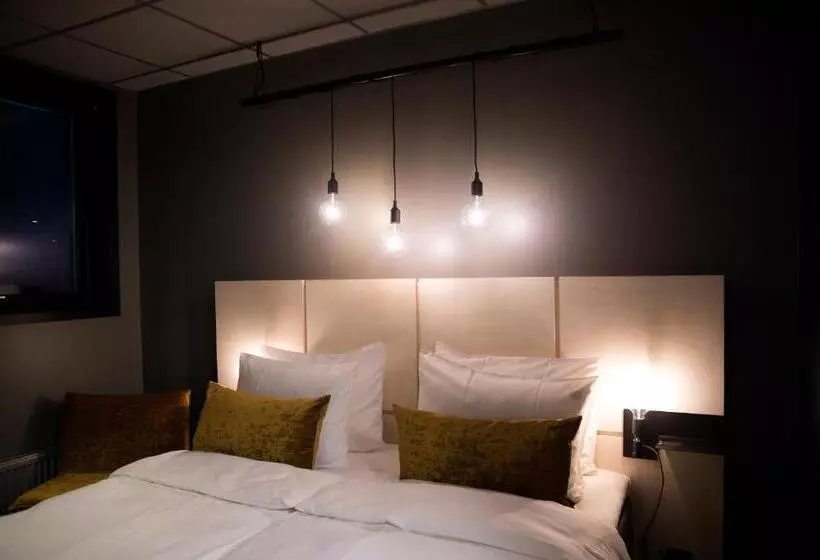 Svalbard Hotell | The Vault