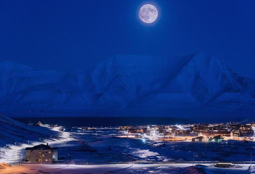 Svalbard Hotell | The Vault
