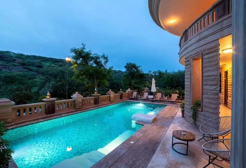 تختخواب و صبحانه The Almond Tree