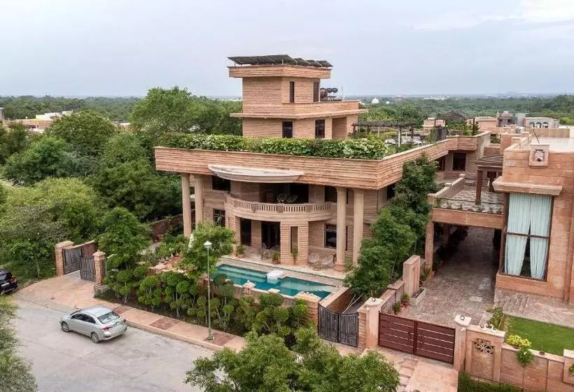 تختخواب و صبحانه The Almond Tree