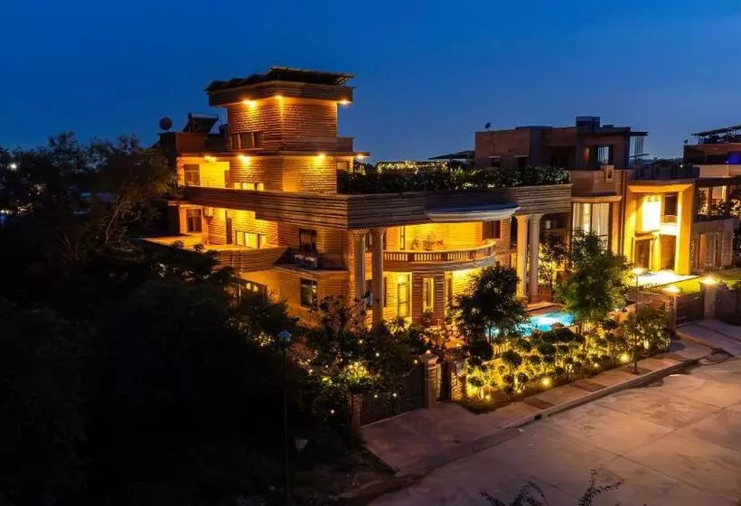 تختخواب و صبحانه The Almond Tree