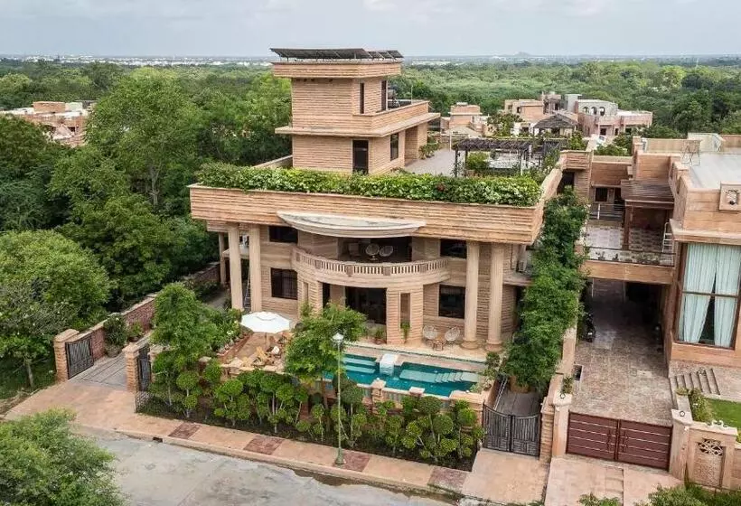 تختخواب و صبحانه The Almond Tree