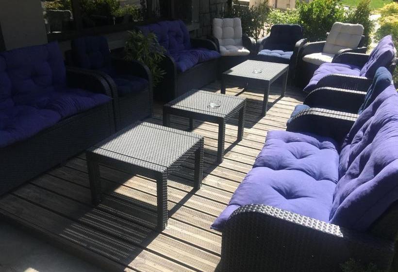 בית מלון כפרי La Chaumiere