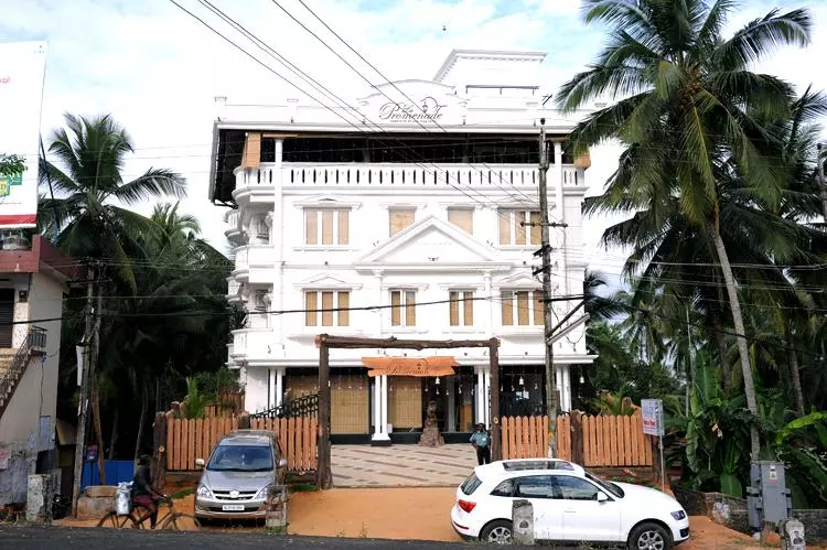 ホテル La Promenade