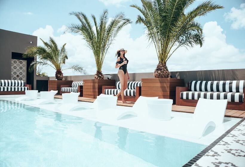 בית מלון כפרי Marquee Playa