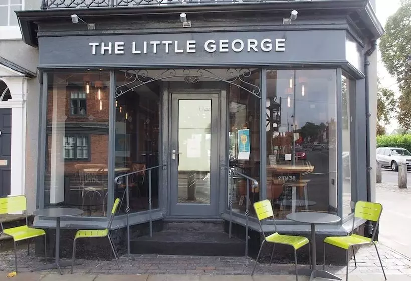 Hotelli The Little George