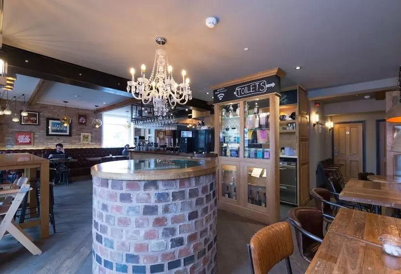 Hotelli The Little George