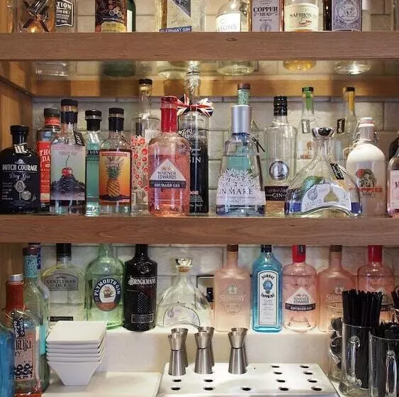 Hotelli The Little George