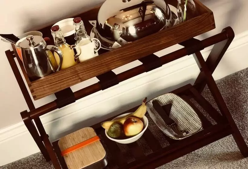 Hotelli The Little George