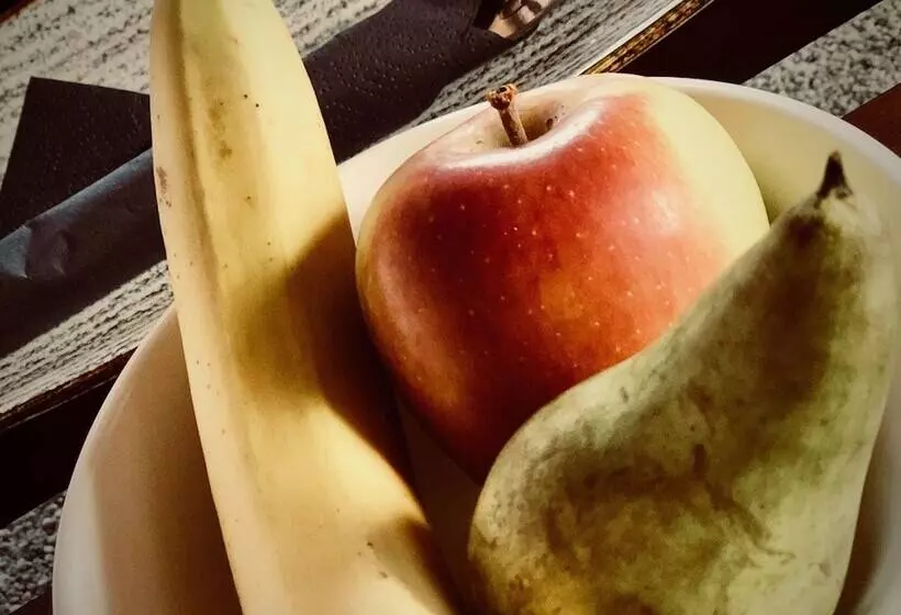 Hotelli The Little George