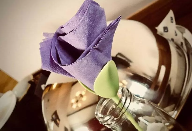 Hotelli The Little George