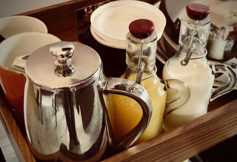 酒店 The Little George