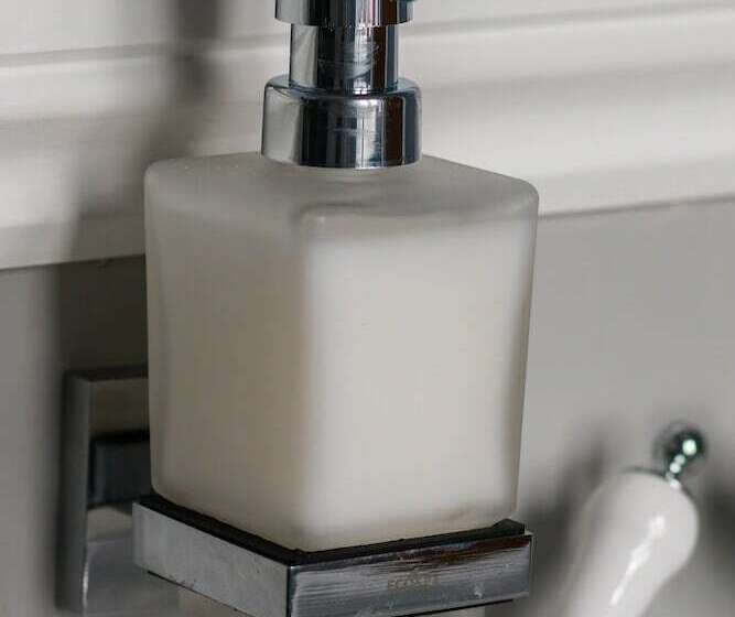 酒店 The Little George