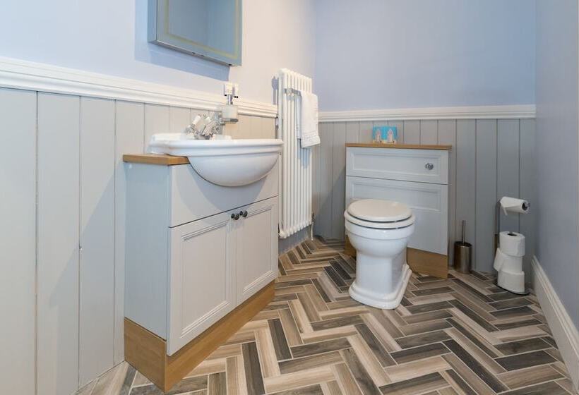 酒店 The Little George