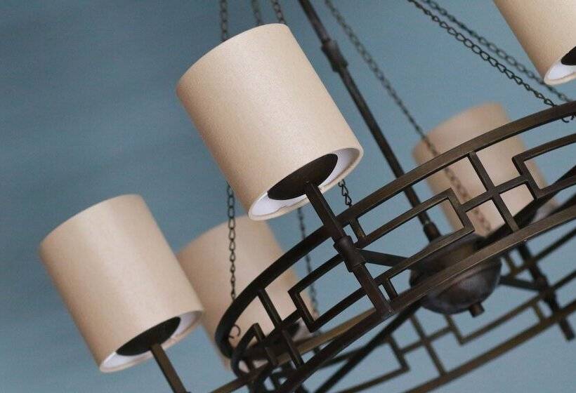 酒店 The Little George